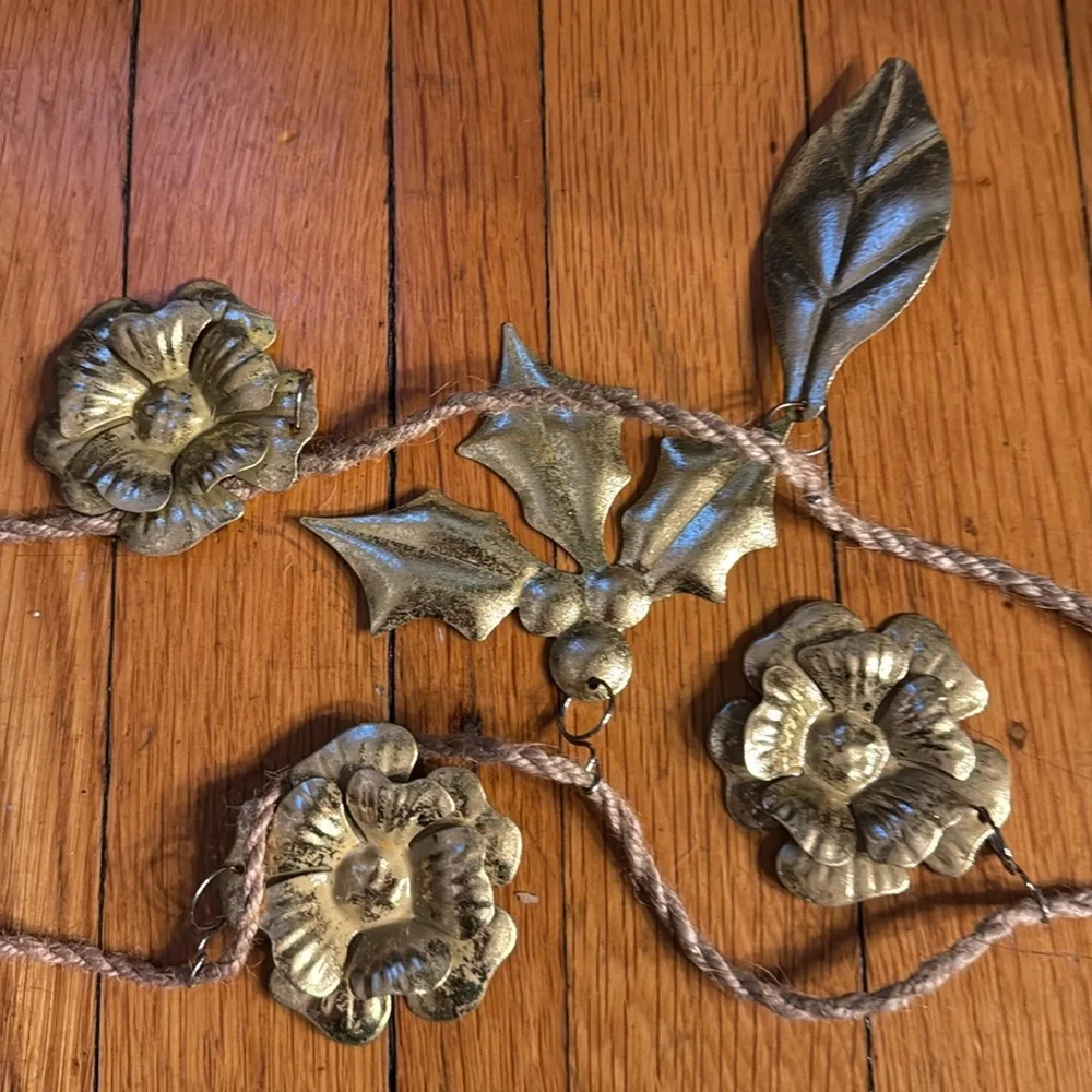Anthropologie Steel Golden Garland - set of 4